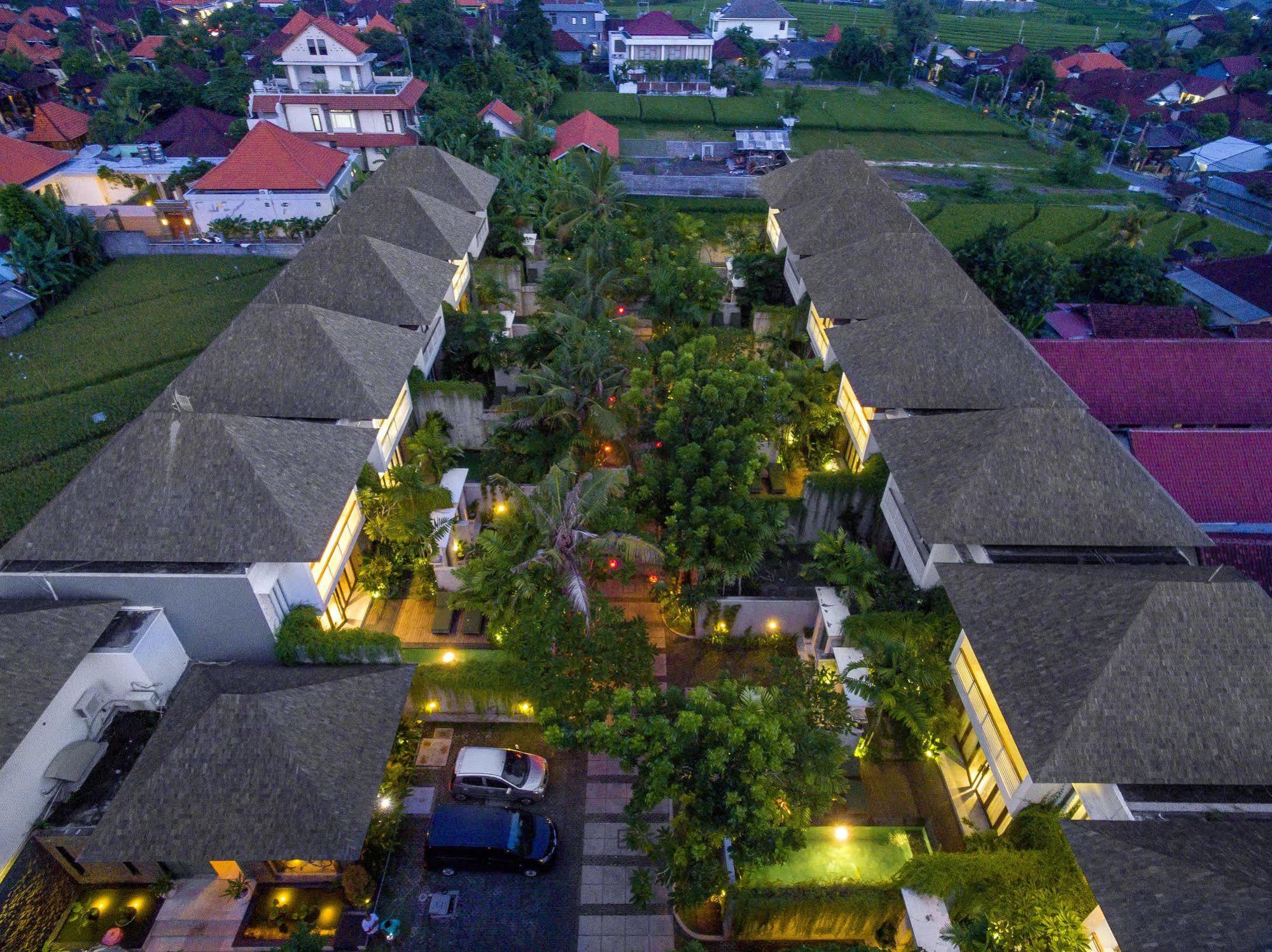 Kampoeng Villa Bali Kuta Lombok Exterior foto