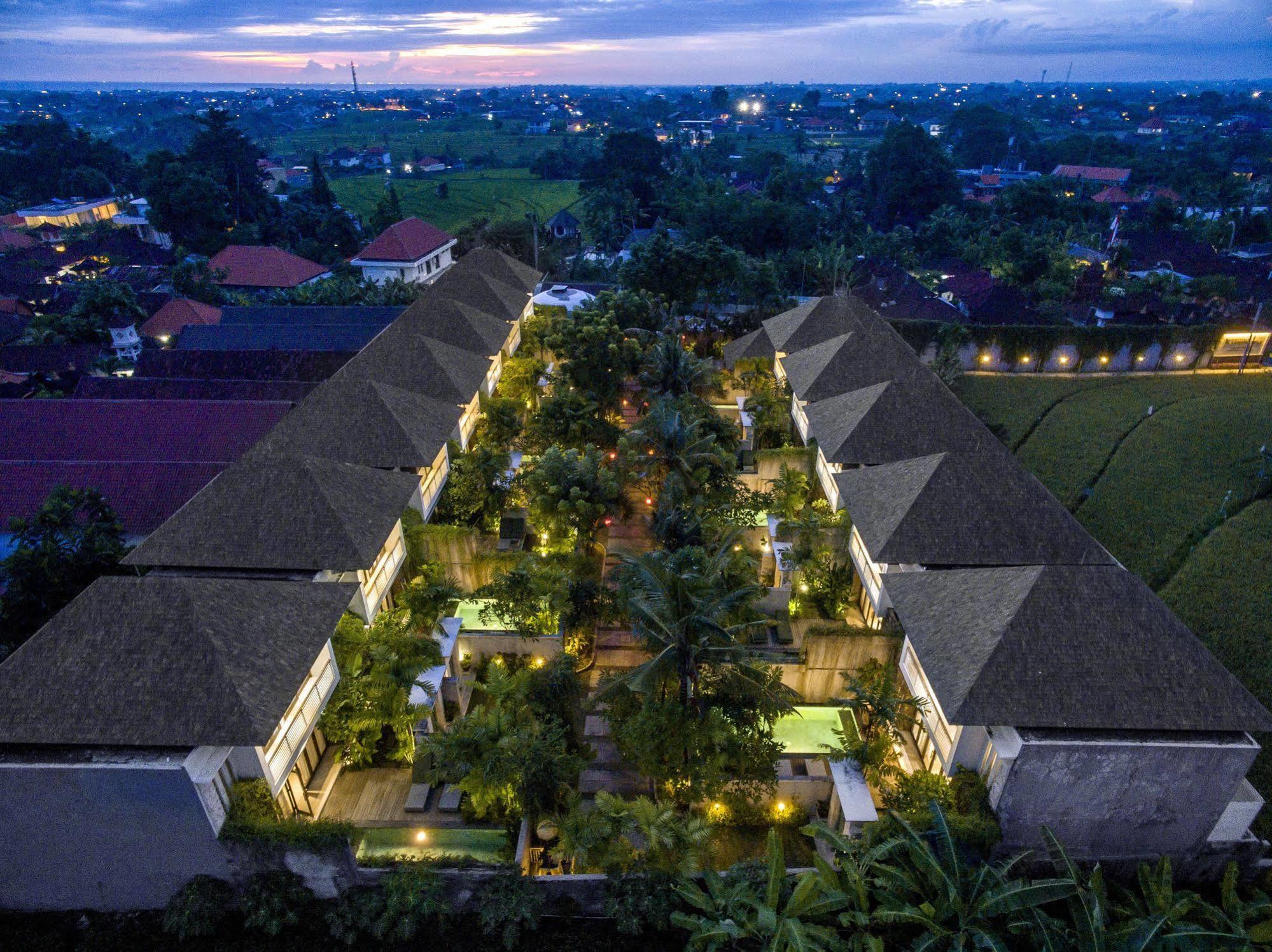 Kampoeng Villa Bali Kuta Lombok Exterior foto